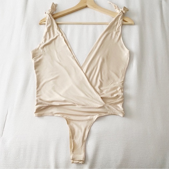 NWT Cream Low Neck Bodysuit - Picture 9 of 11
